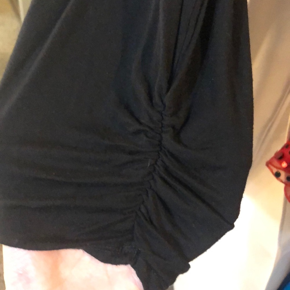 Black T-shirt with cut out shoulders - Picture 3 of 3
